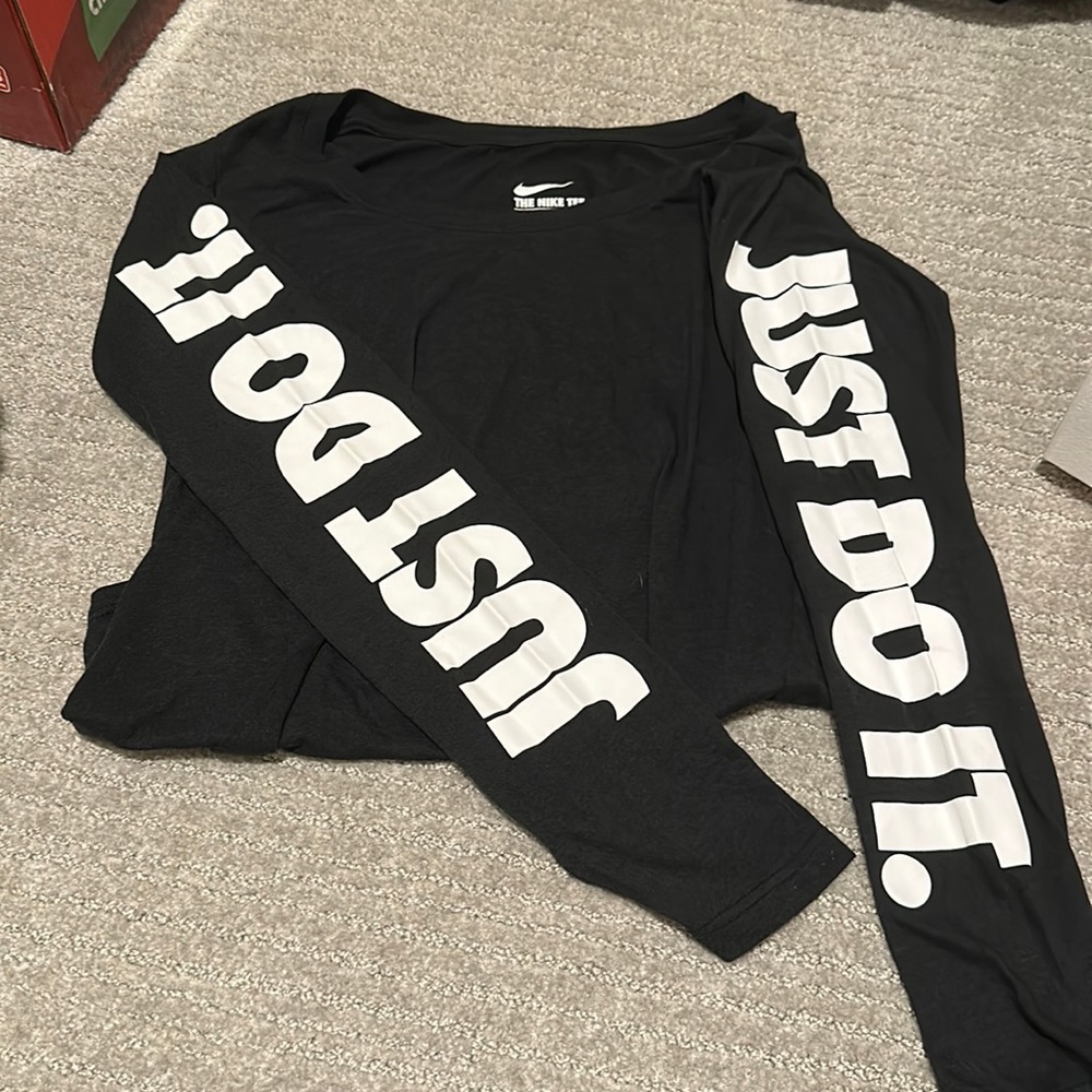 Nike thin long sleeve